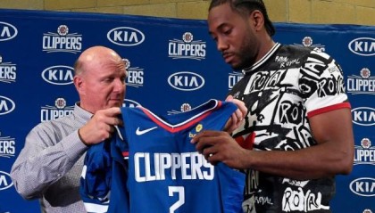 NBA球队场外“塞钱”并不罕见 快艇小卡为何引众怒？