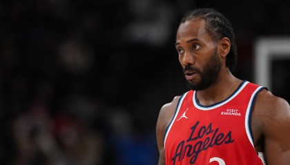 难阻失利！莱昂纳德攻防一体 20中10砍下25分3板4助3断